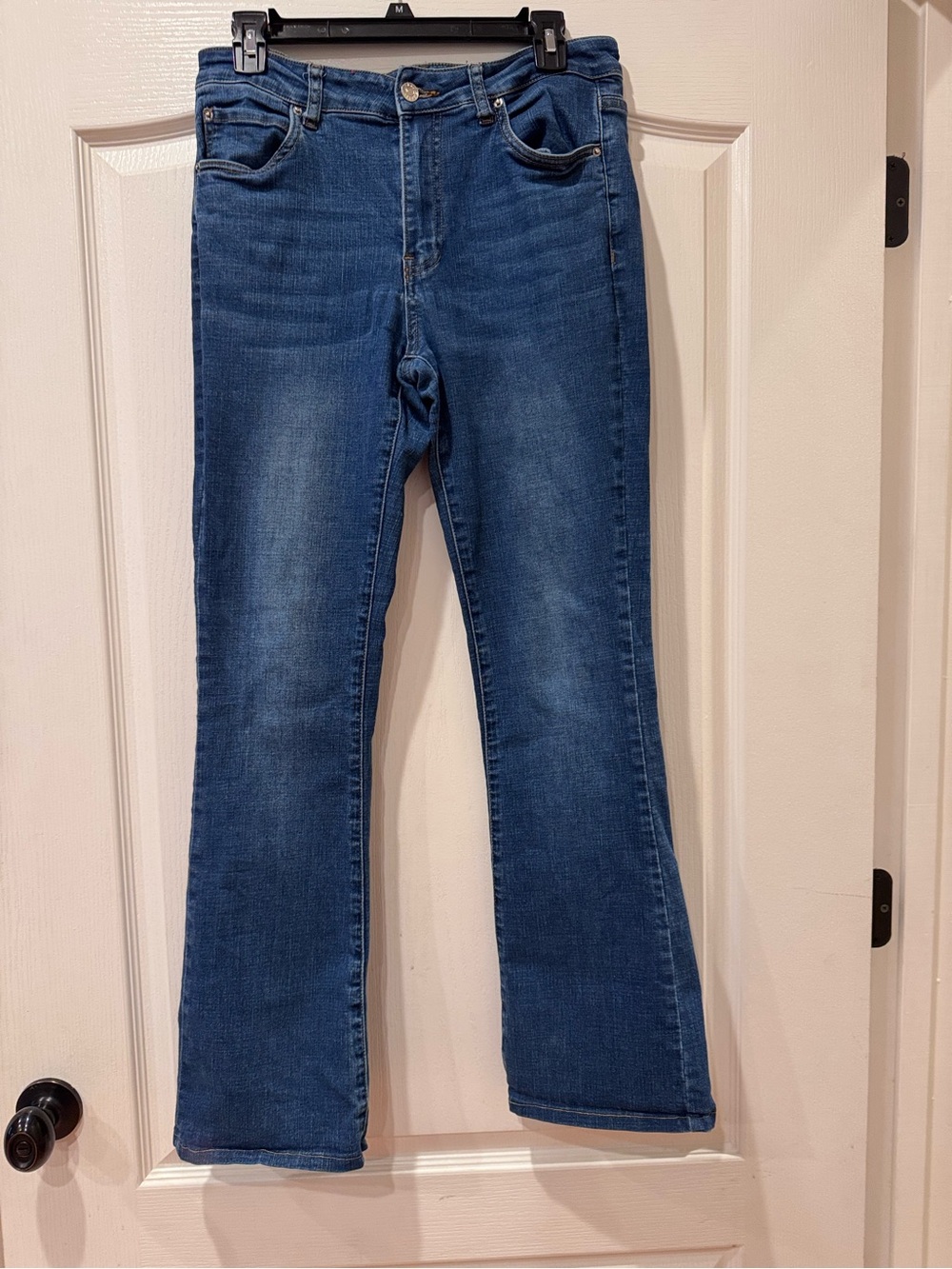 Women's Bootcut Jeans in Medium Blue - Classic Everyday Denim